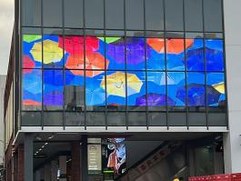 鑫輝彩LED室內高亮3.9-7.8透明屏案例